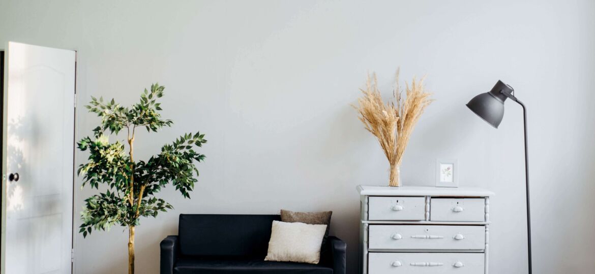 9 decluttering tips to live with less stuff