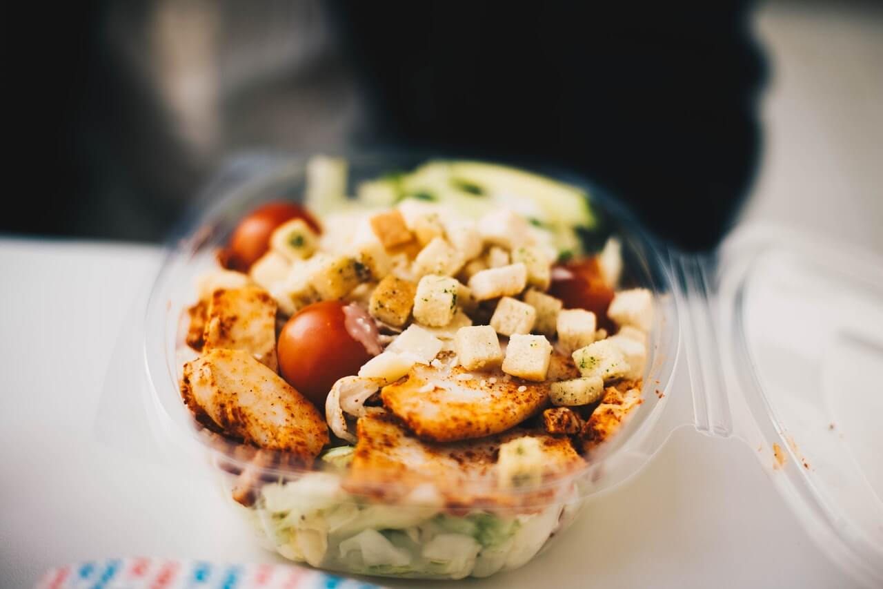 Ready meals in plastic packaging
